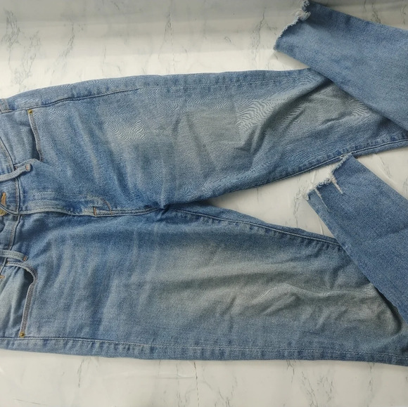 FRAME Denim - Le High Skinny Raw Hem in Light Wash - Picture 1 of 11